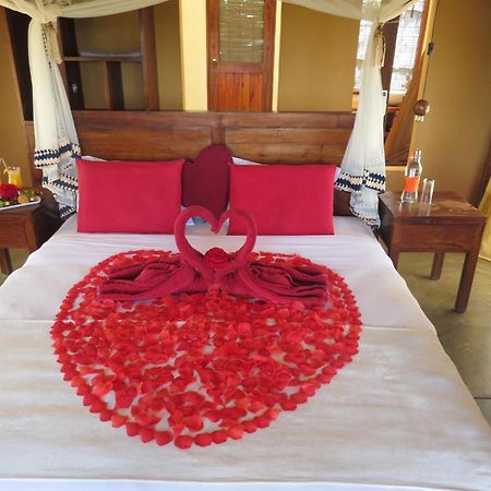 Naara Eco Lodge & Spa 치덴겔레 외부 사진