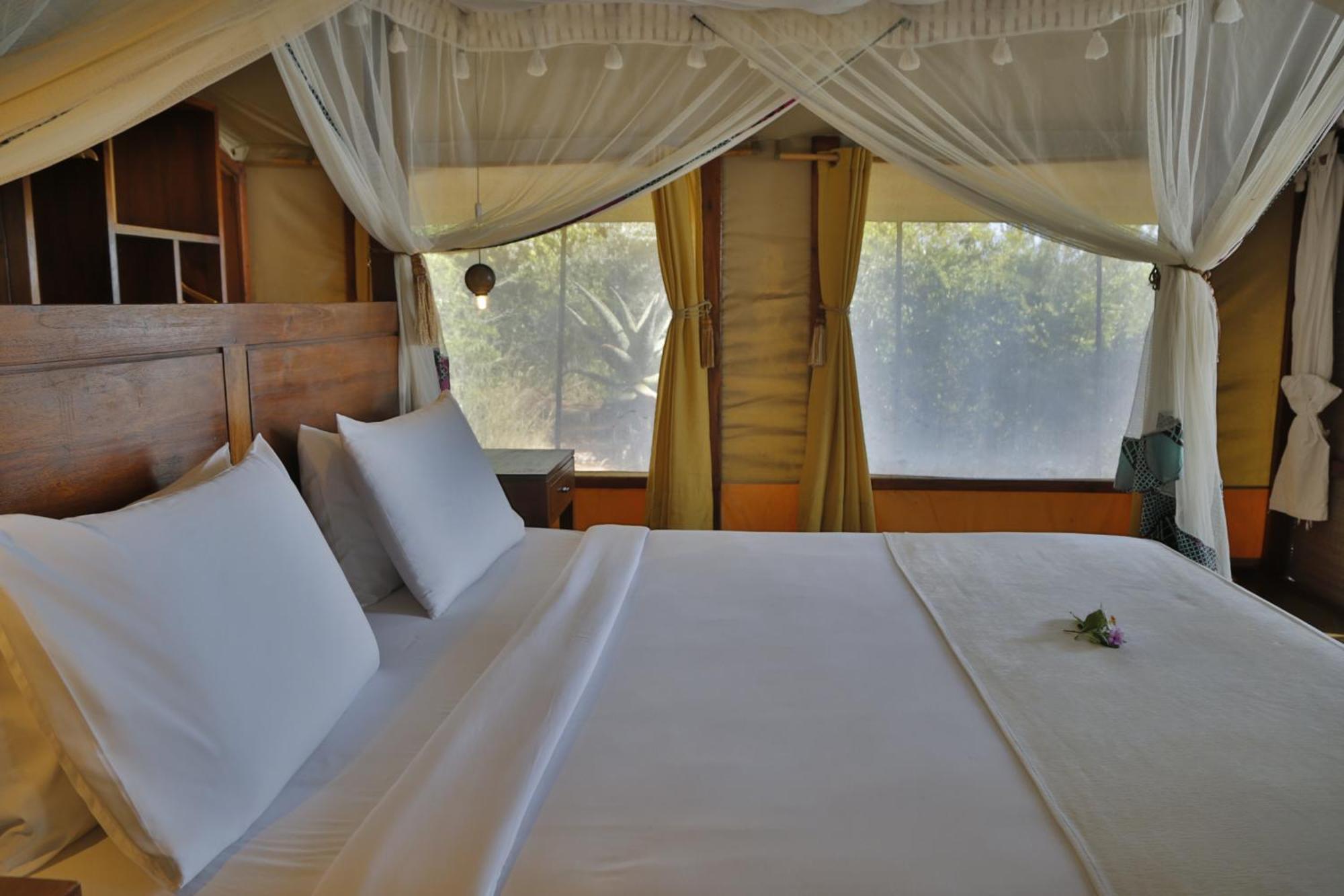 Naara Eco Lodge & Spa 치덴겔레 외부 사진