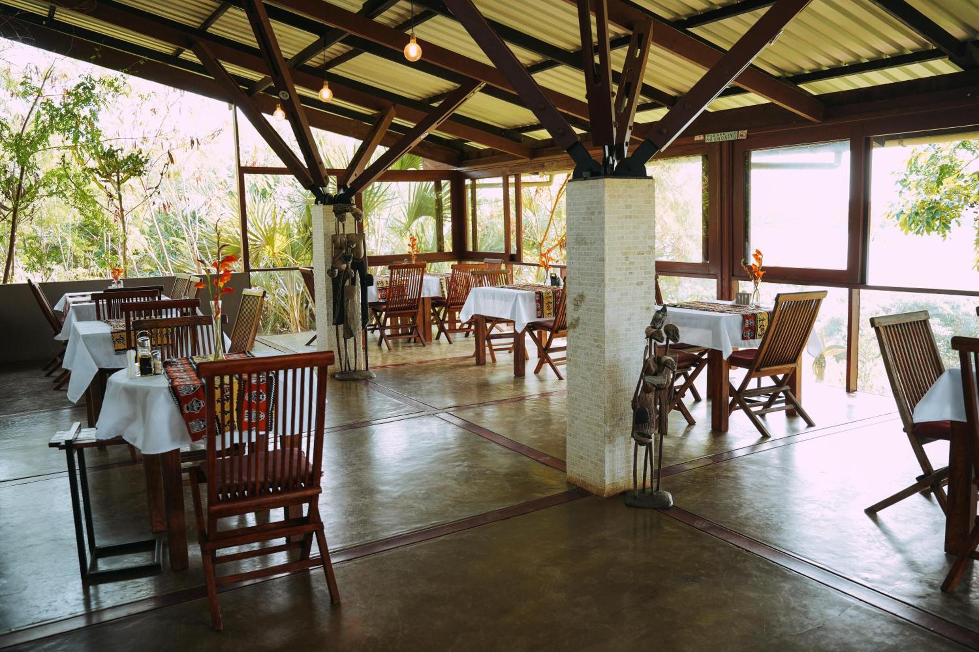 Naara Eco Lodge & Spa 치덴겔레 외부 사진