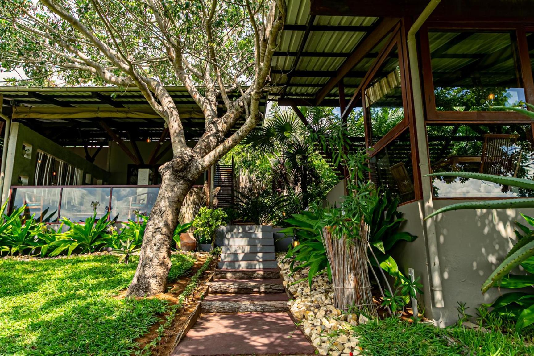 Naara Eco Lodge & Spa 치덴겔레 외부 사진