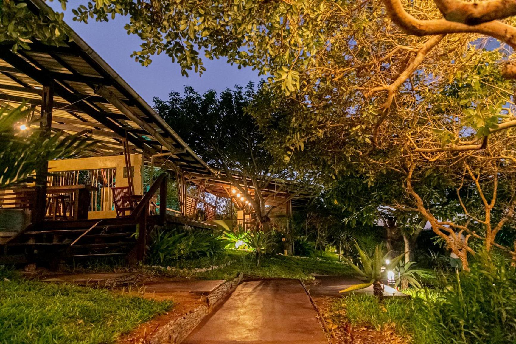 Naara Eco Lodge & Spa 치덴겔레 외부 사진