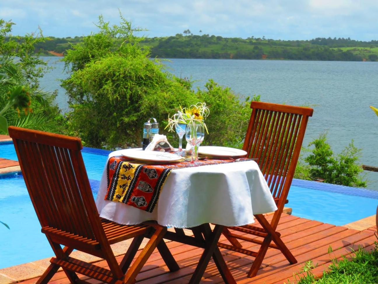 Naara Eco Lodge & Spa 치덴겔레 외부 사진